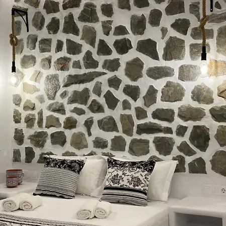 Suites Agia Anna *
